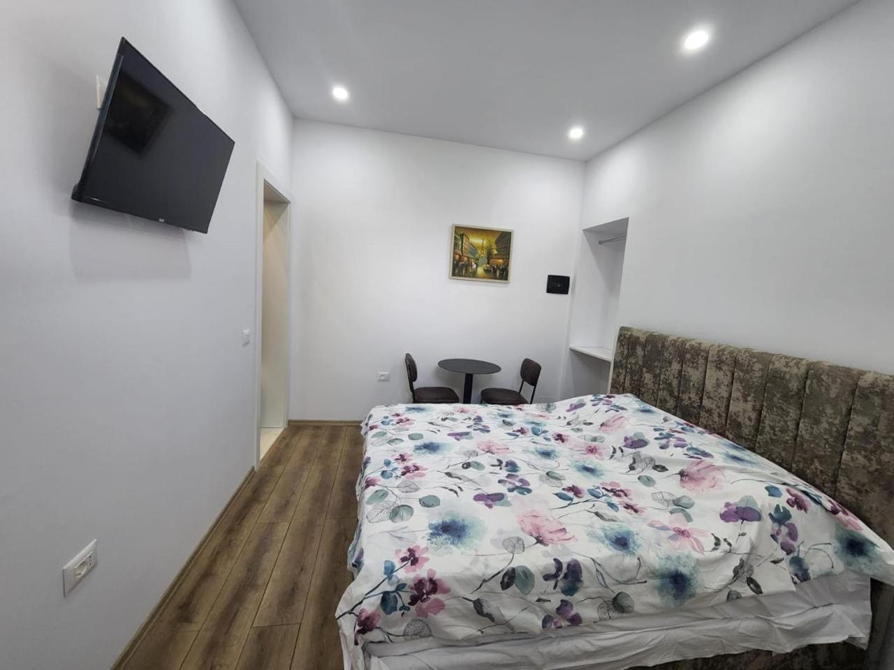 Vila 21 At Blloku Area Tirana Exterior photo