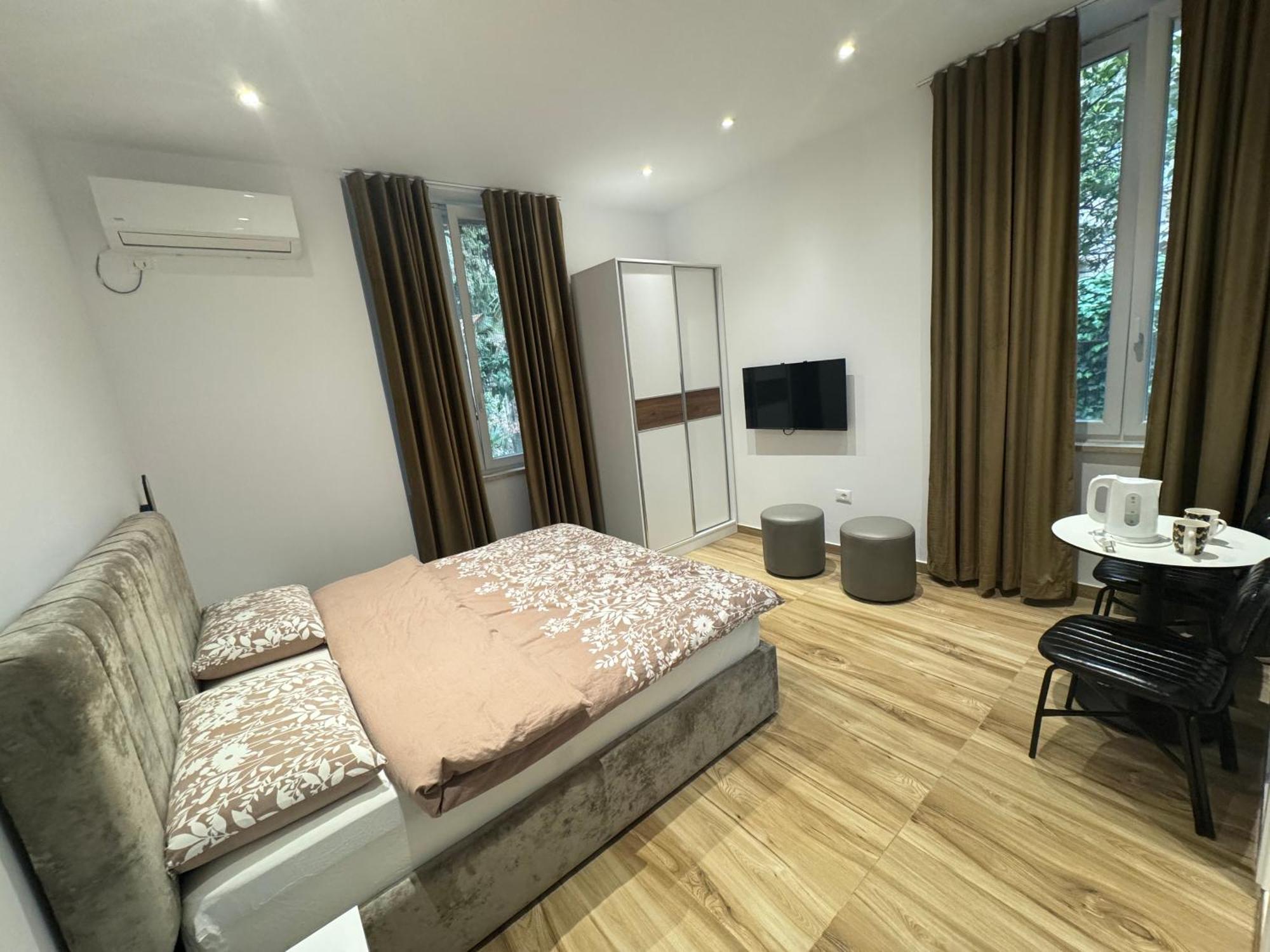 Vila 21 At Blloku Area Tirana Exterior photo